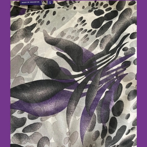 💐Miley Cyrus and Max Azria Animal Print Sheer Blouse S Womens Black Gray Purple - Picture 7 of 7